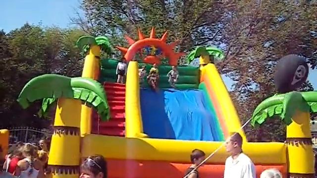 горка-батут солнышко.avi