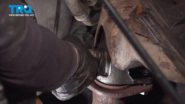 How to Replace Upstream O2 Oxygen Sensor 1997-2006 Jeep Wrangler 2.4L L4 смотреть онлайн