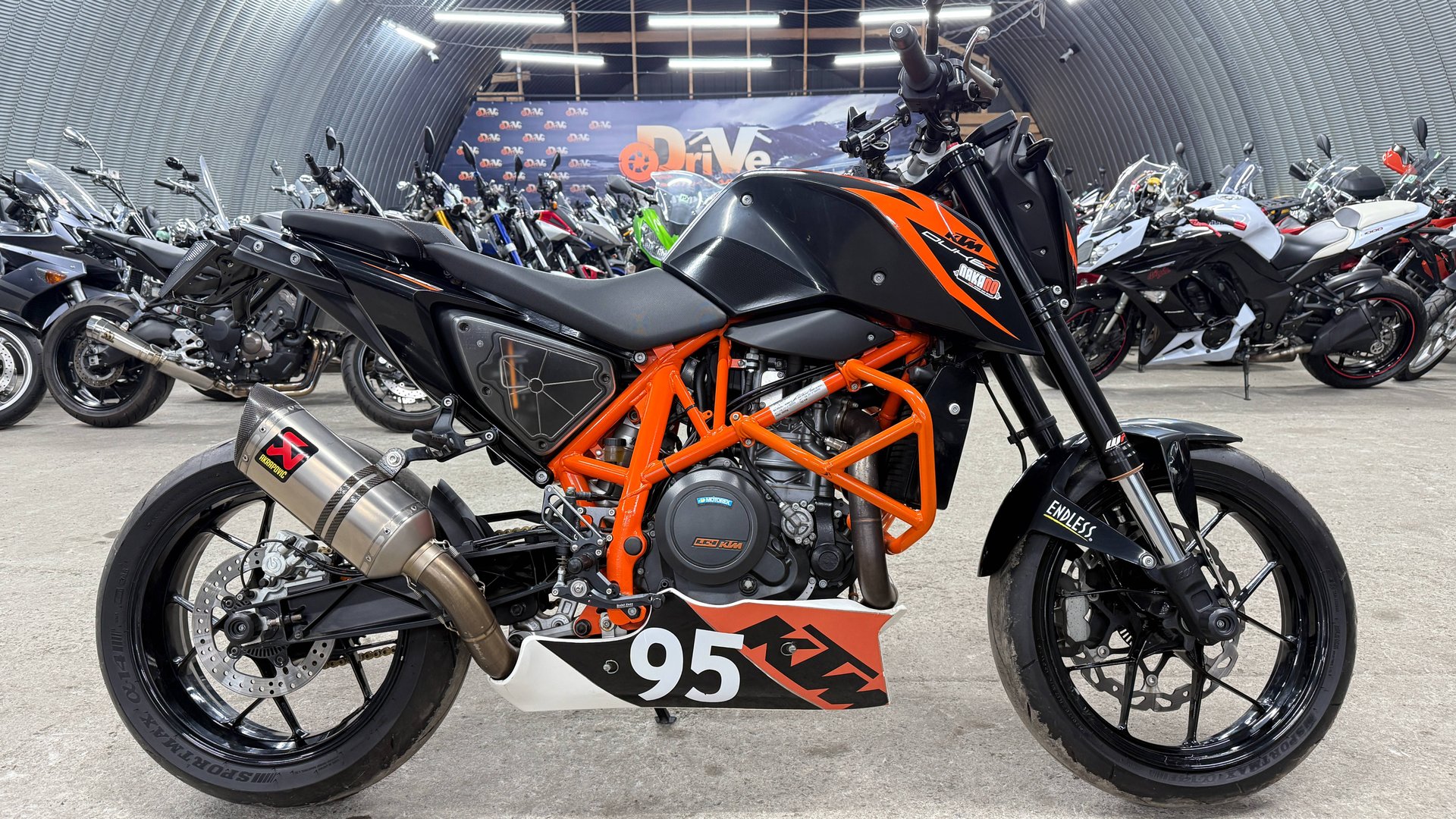 Обзор KTM 690 Duke |В НАЛИЧИИ| смотреть онлайн