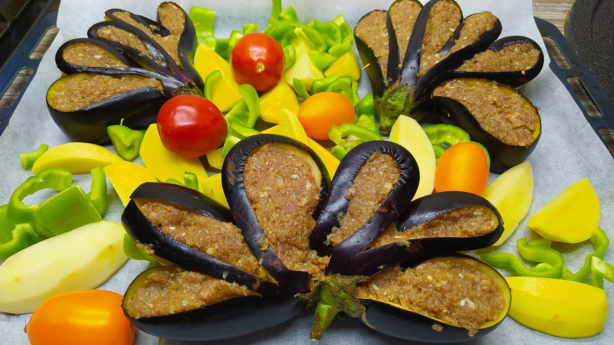 Цветочки из баклажанов