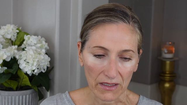 HOW TO LOOK YOUNGER / MICRONEEDLE PATCHES / BYE WRINKLES! смотреть онлайн