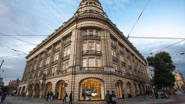 Amsterdam Apple Store Hostage Situation Ends in Reported Death of Suspect смотреть онлайн