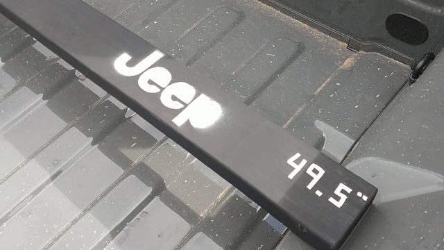 2020 Jeep Gladiator Rubicon bed and tailgate feature. смотреть онлайн