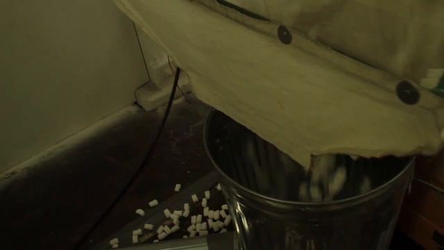 John Dill: Vegetal packing peanuts made in USA ! смотреть онлайн