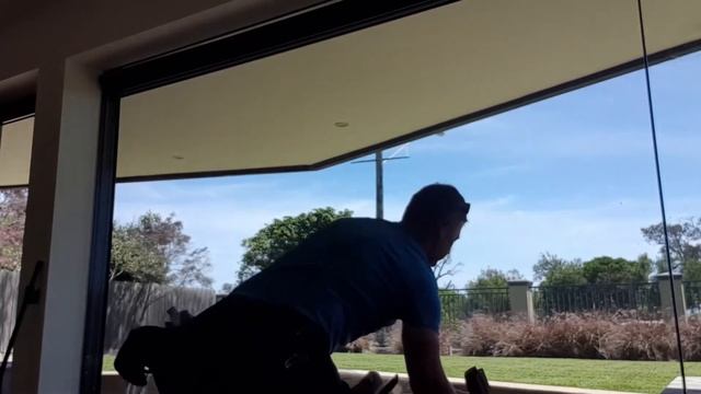 Window Cleaner Adelaide Hills - South Australia - 0429 440 380 смотреть онлайн