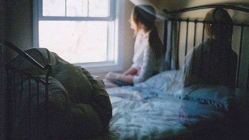 Как я жила вместе с призраком смотреть онлайн