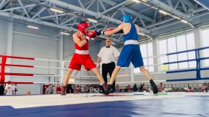 Соревнования по боксу / Юноши 15-16 лет / Вес 60 кг / Сила против Техники