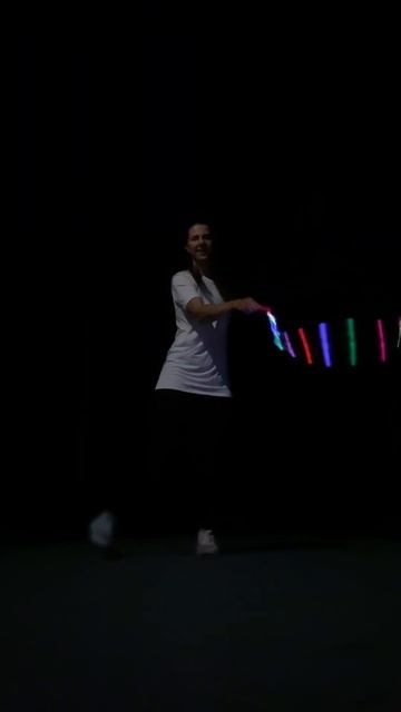 Я просто обмотала гирляндой скакалку Лайфхак #скакалка #jumprope #skipping #прыжкинаскакалке смотреть онлайн