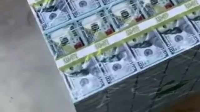 Мой палет первый 100 миллион долларов, москва сити кремль президент отель долларовый миллионер ву с смотреть онлайн