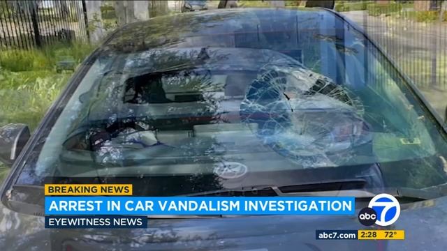Police arrest woman accused of smashing car windshields with bricks in LA County смотреть онлайн