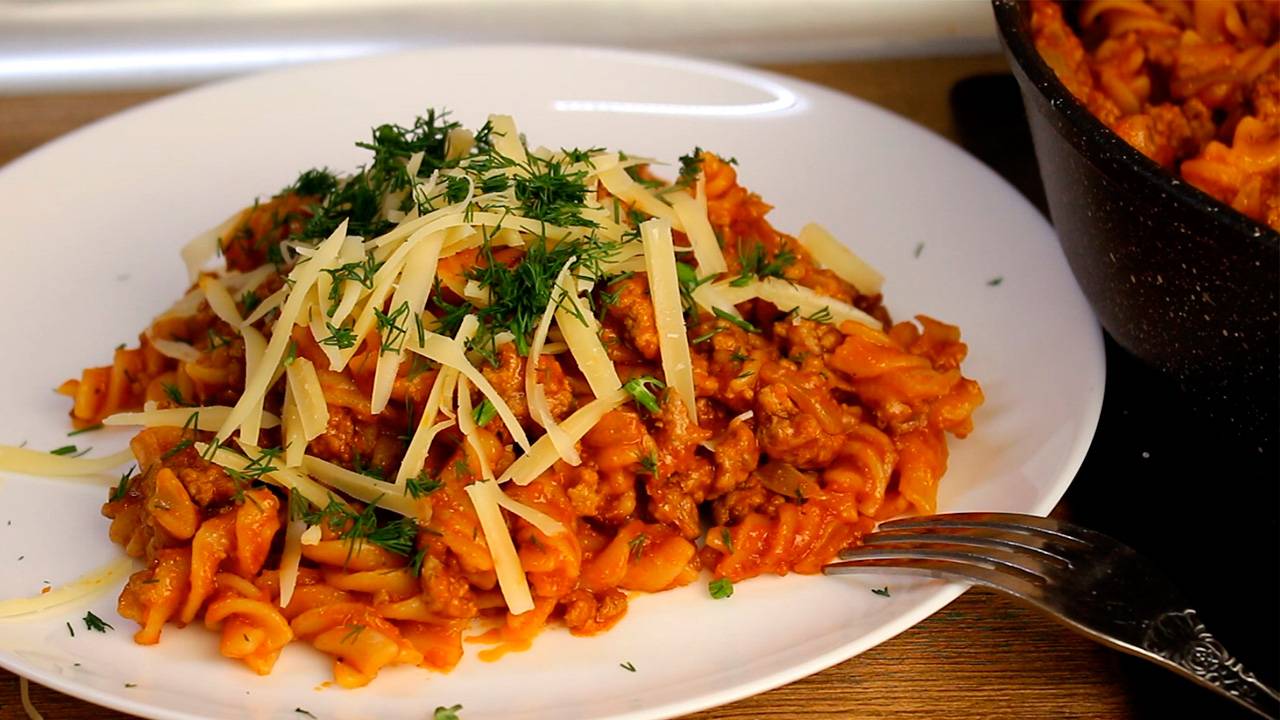 Вкуснейшие Макароны с Фаршем! Простой рецепт УЖИНА на одной сковороде смотреть онлайн