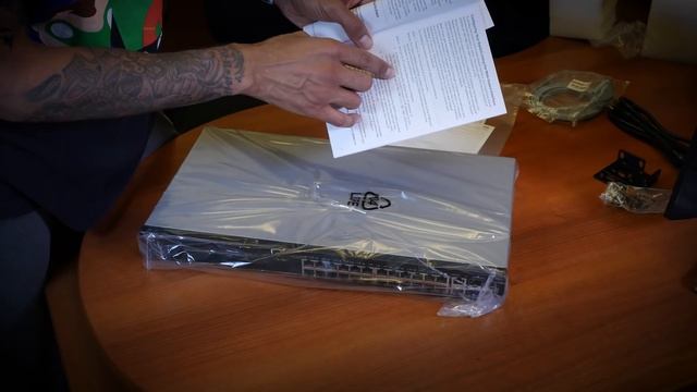 Cisco SG350X-24 Layer 3 Stackable Manageable Switch Unboxing! смотреть онлайн