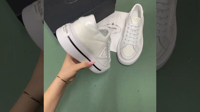 Кроссовки Prada смотреть онлайн