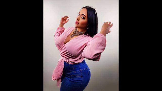 Cojiba - Latina Babe and Plus Size Model from Cuba смотреть онлайн