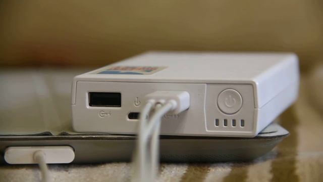 Внешний аккумулятор HIPER RP12500 смотреть онлайн