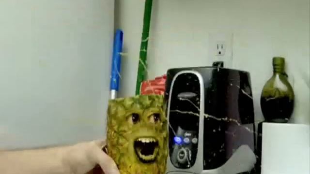 Annoying Orange Death-Knife Attack-Pineapple/Pain-apple смотреть онлайн