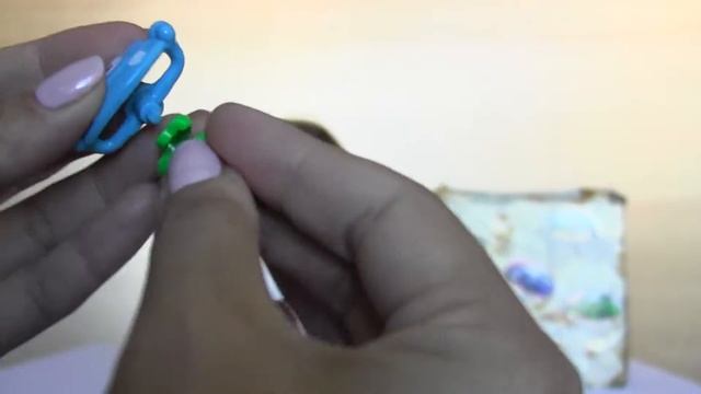Распаковка подарков Киндеры Ангри Бердс и много других игрушек смотреть онлайн