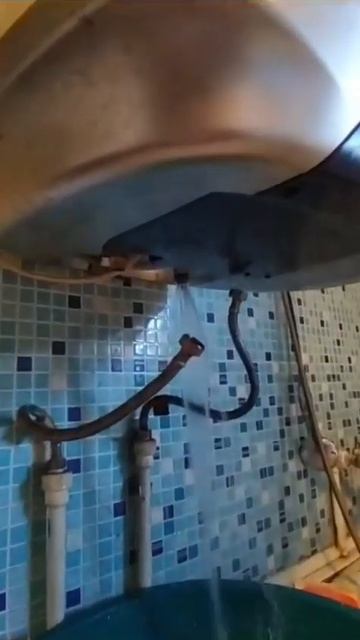 Как слить воду с бойлера, самый простой способ демонтажа титана. Титаннан суды қалай ағызуға болады смотреть онлайн