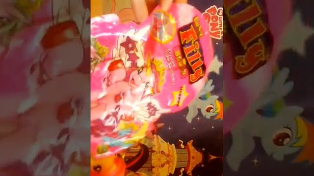 Распаковка Пинки Пай на вертолете и Filly Stars смотреть онлайн
