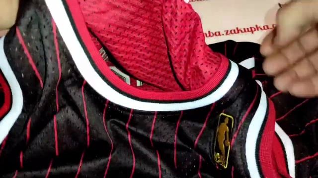 Баскетбольная джерси New Collection Nike Hardwood Classics NBA Scottie Pippen №33 black смотреть онлайн