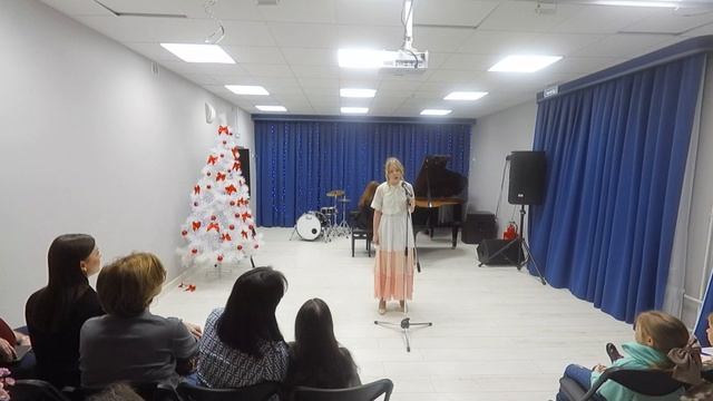 Муз. Г. Гладкова, сл. М. Пляцковского "Сказки гуляют по свету" смотреть онлайн