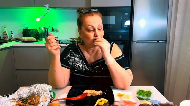 Шикарный ужин🍣Мои планы на дальнейшую блогерскую деятельность🤔Пройдемся по комментариям☝️ смотреть онлайн