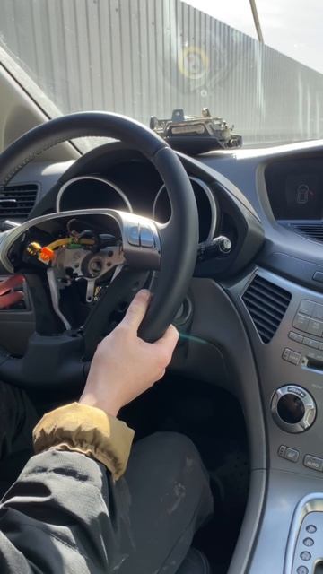 Subaru Tribeca. Перетяжка руля смотреть онлайн