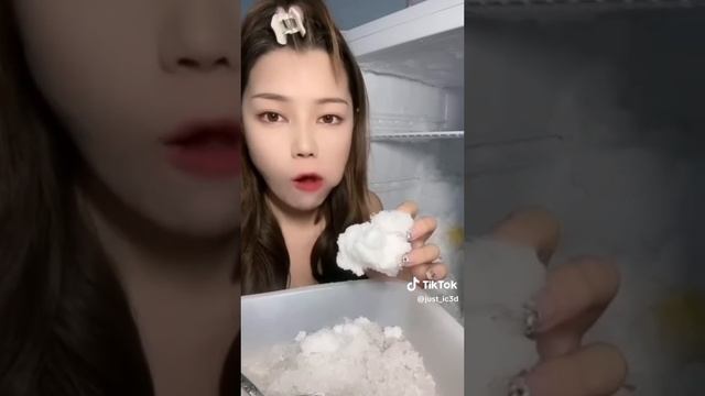 вкусная белая наледь из морозильника! смотреть онлайн