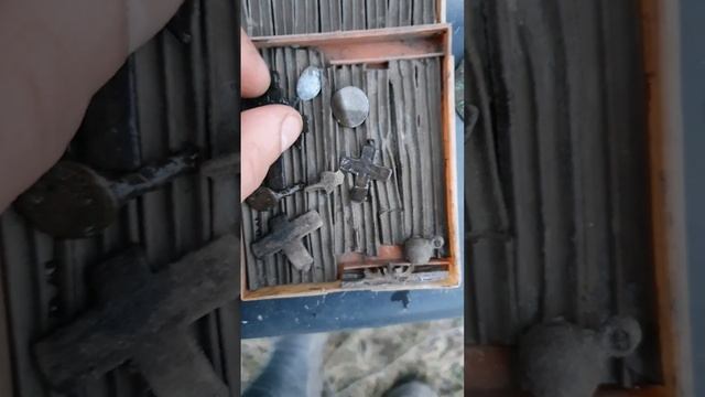 Копали на старой поселухе 16-18век, с Nokta Legend 1.17 и Ака Сигнум, чешуя, штурвал, пуговицы