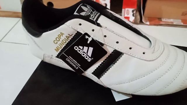 Review Sepatu Bola adidas Copa Mundial , Componen B смотреть онлайн