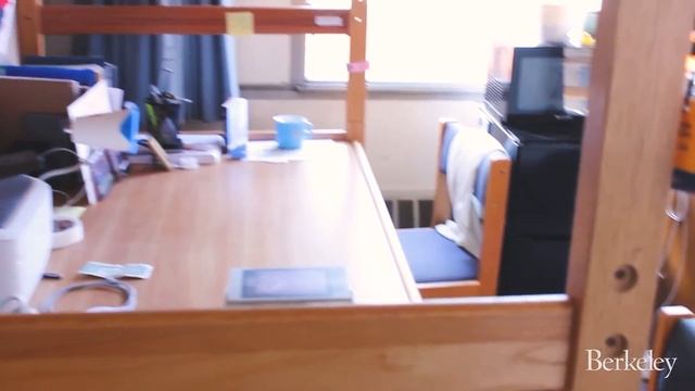 UC Berkeley Housing Mini Tour: Unit 1, Triple Room смотреть онлайн