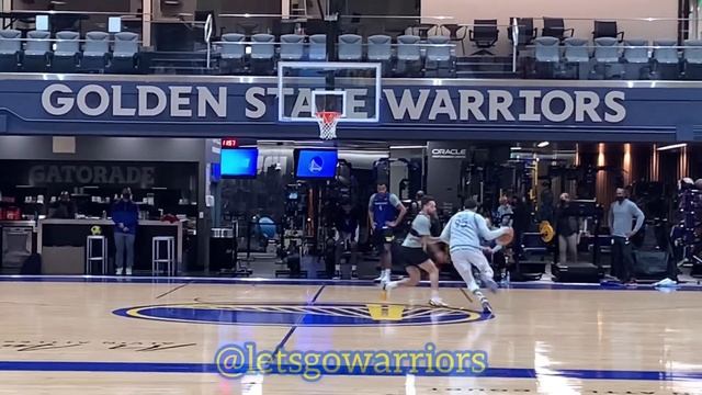 📺 Juan Toscano-Anderson beats Moody, Looney & Chiozza in 1-on-1 at Warriors practice day b4 Memphis смотреть онлайн