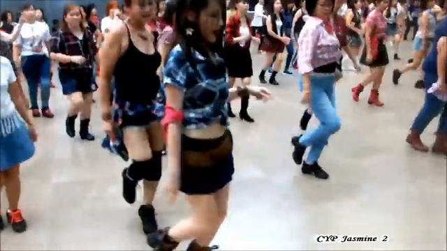 Doing The Walk - Line Dance (by Pim van Grootel) смотреть онлайн