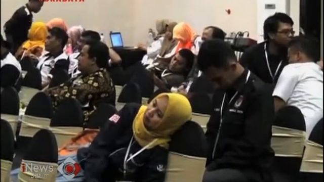 HITUNG MANUAL JOKOWI AMIN UNGGUL 400 RIBU SUARA смотреть онлайн