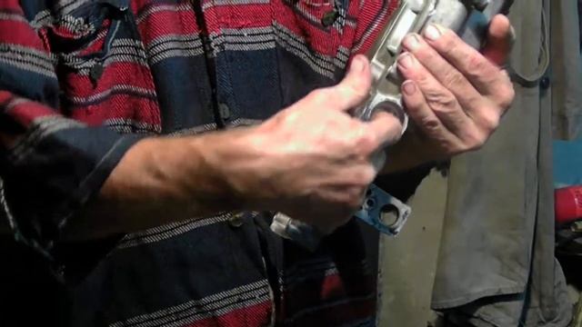 ЗМЗ 406 405 Устраняем утечку масла. смотреть онлайн