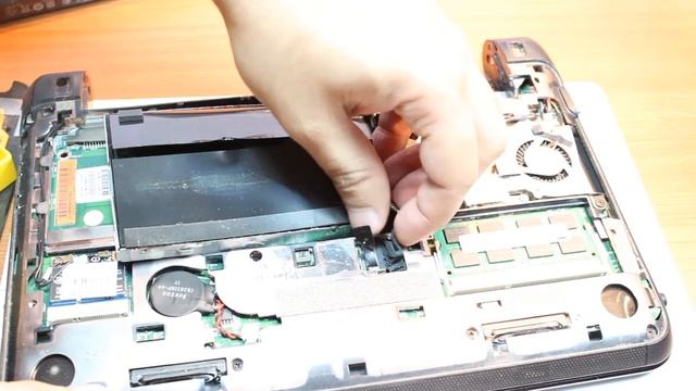 HP mini 110 notebook Disassemble, take apart смотреть онлайн