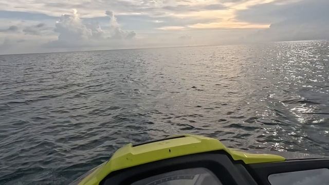 На гидроцикле в Сурине. Скорость до 50 миль в час