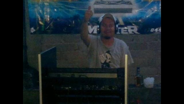 dj hugo mix y el wepa del 2016 смотреть онлайн