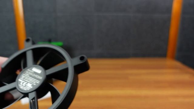 Razer Kunai Chroma - 120mm aRGB Fans смотреть онлайн