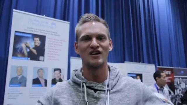 Вчерашний день семинара Тони Роббинса сыграл очень большую роль в моей жизни смотреть онлайн