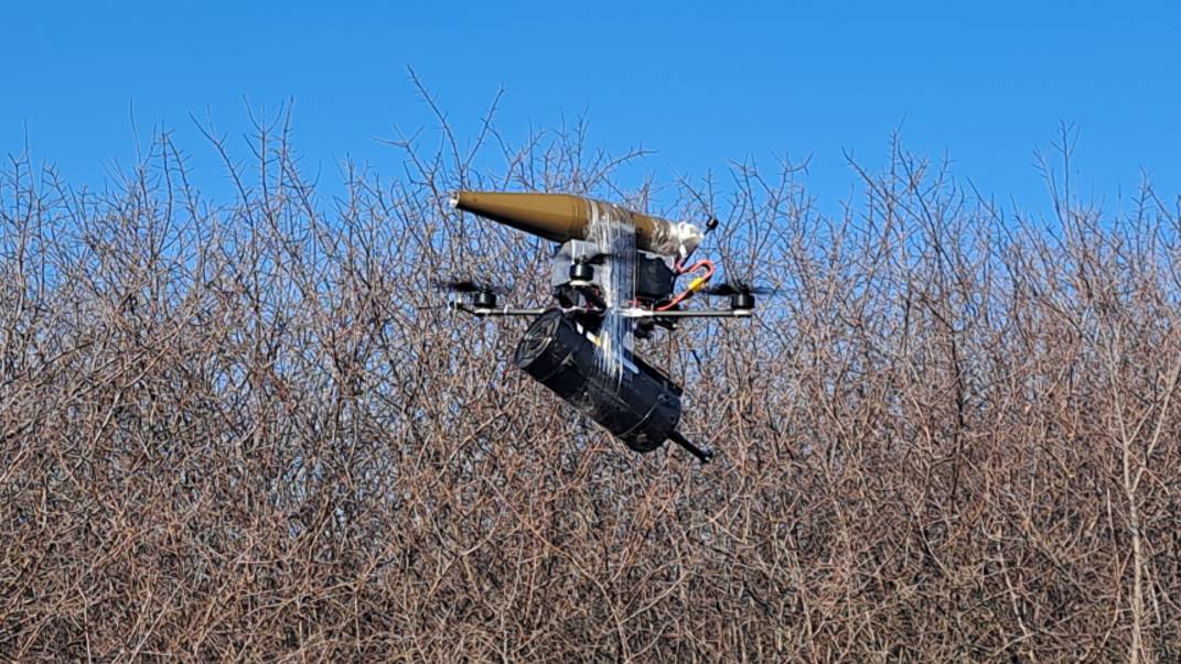 Бойцы ВС РФ показали уникальные FPV-дроны. Лучшее видео из зоны СВО смотреть онлайн