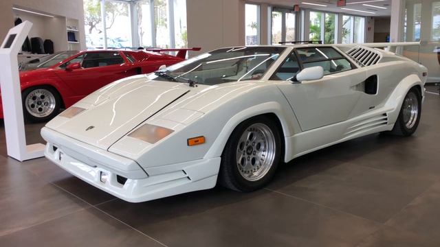 Lamborghini Countach 25th Anniversary Edition - Walkaround смотреть онлайн