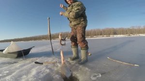 Зимняя рыбалка в Сибири, часть 54, сезон 2025, завершение сезона.