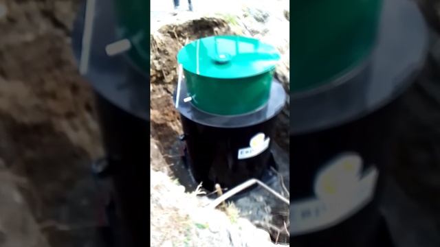 Устанавливаем септик ЕВРОЛОС на участке