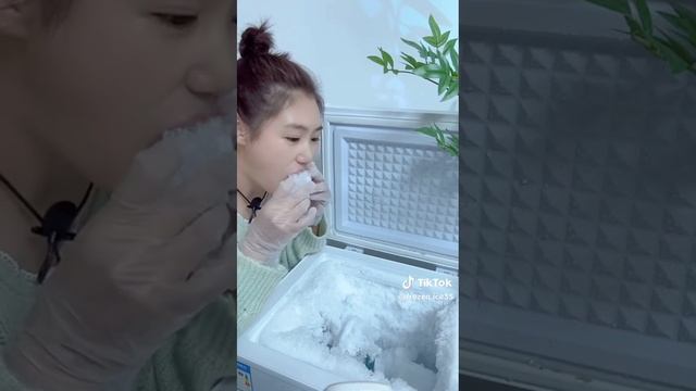 вкуснейшая наледь из морозилки! смотреть онлайн