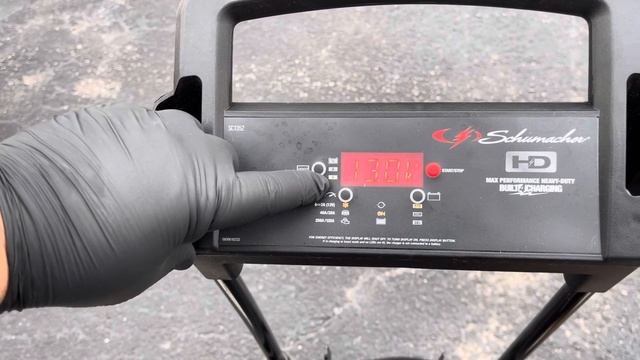 Schumacher HD Battery Charger / Engine Start 12V - 24V смотреть онлайн