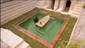 Красивая постройка в земле.