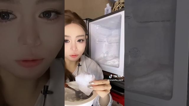 обалдеть, вкусная наледь на стенках морозильной камеры! смотреть онлайн