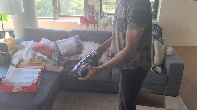 GOAT App Shoe Review - Nike Vapormax Plus Griffey Unboxing and On Feet. Are They Legit? смотреть онлайн