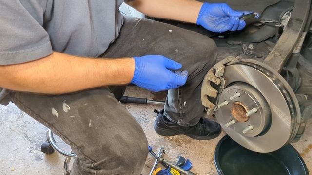 2015 Jeep Grand Cherokee WK2 Front Brakes